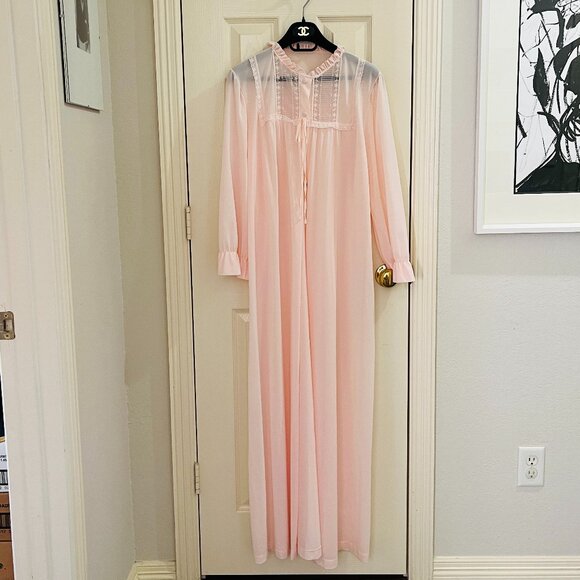 Vintage Other - 💰3/$15💰Vintage Baby Pink Sheer Peignoir dressing gown by Lorriane